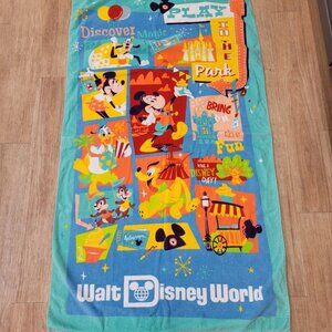 Walt Disney World Play in the Park Beach Towel Mickey Friends